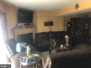 CHASE MANOR - Residential