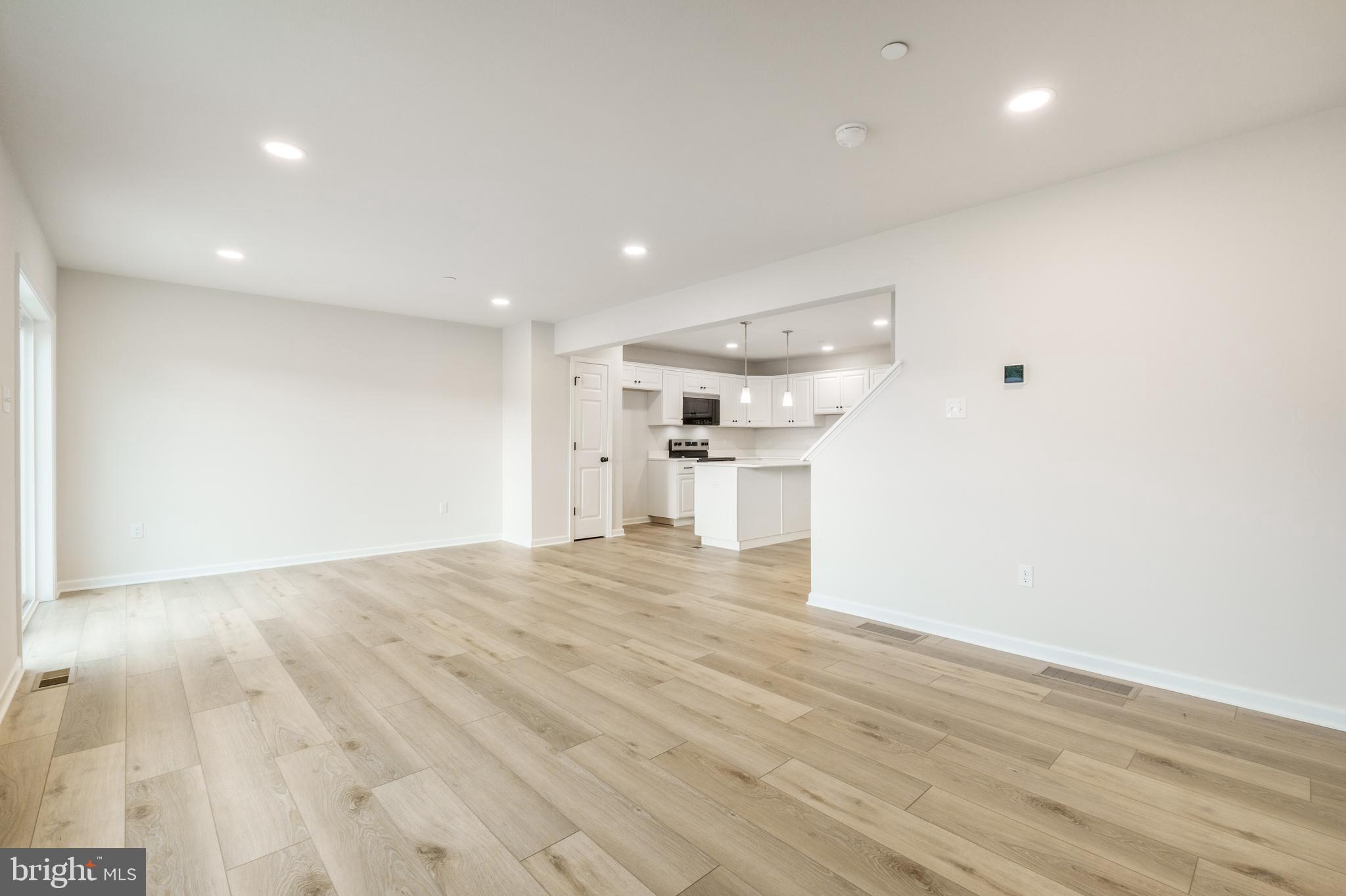 GRAYS POINTE - Residential