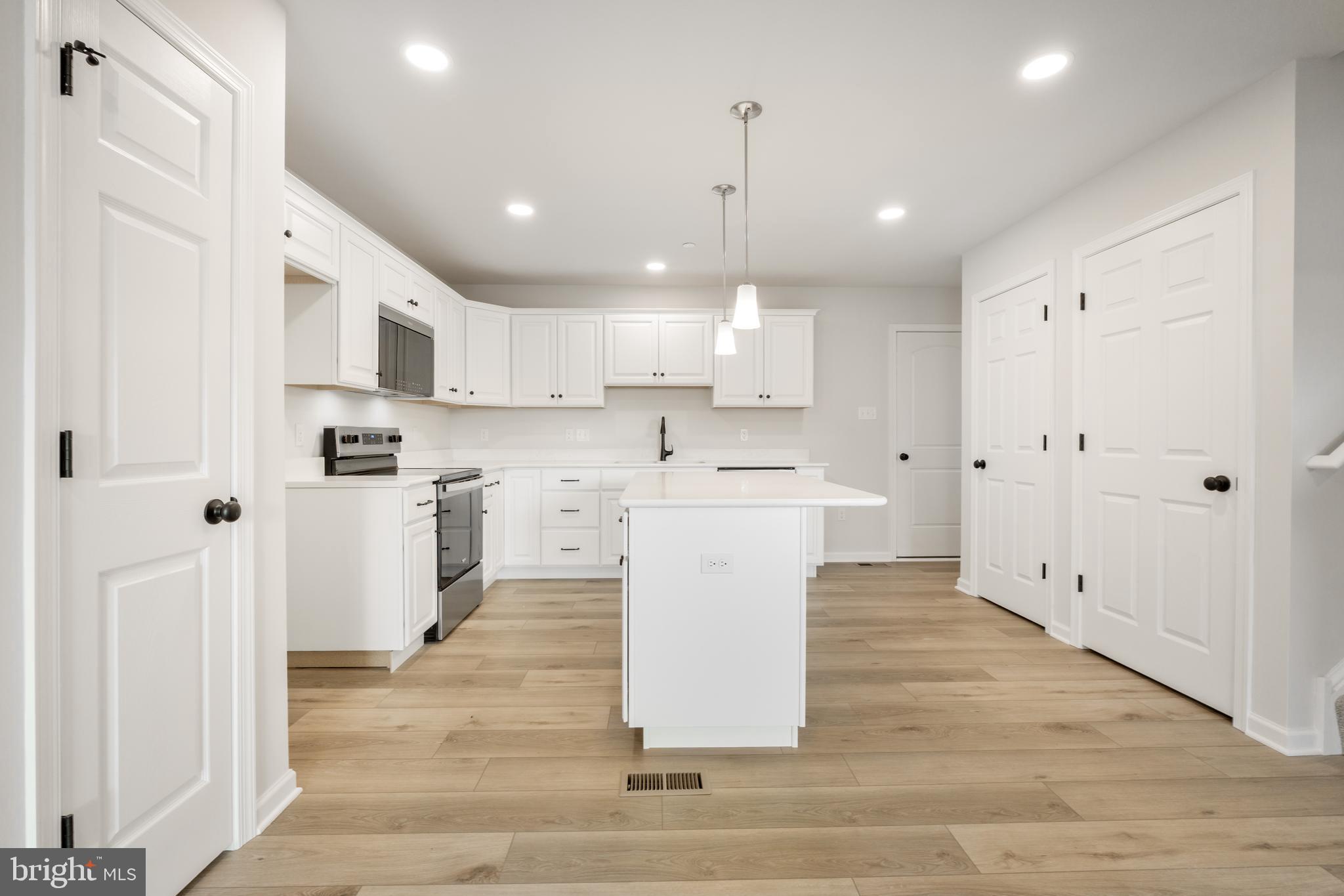 GRAYS POINTE - Residential