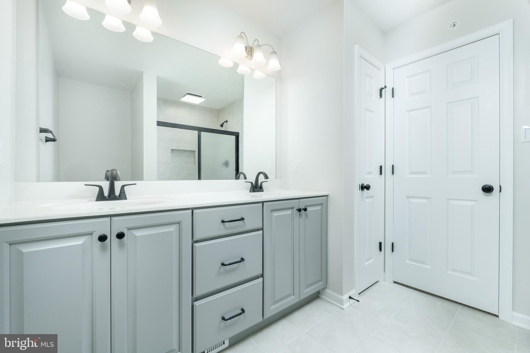 GRAYS POINTE - Residential