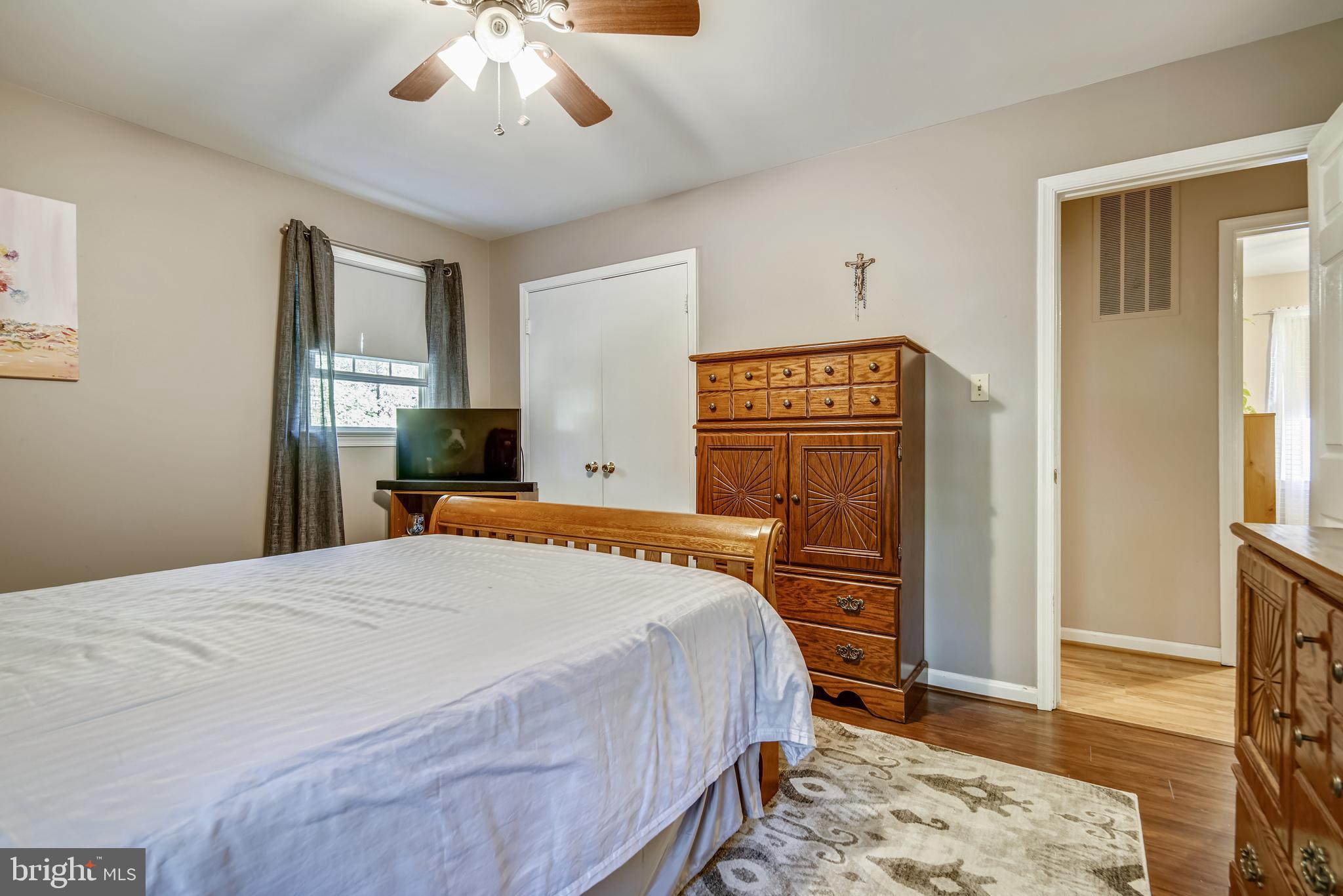 COUNTRY LAKES - Residential