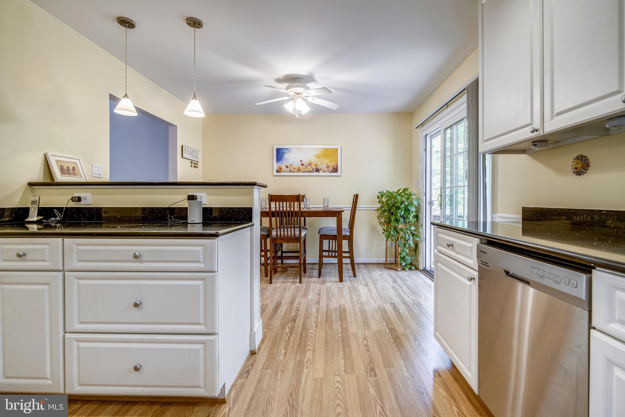 COUNTRY LAKES - Residential