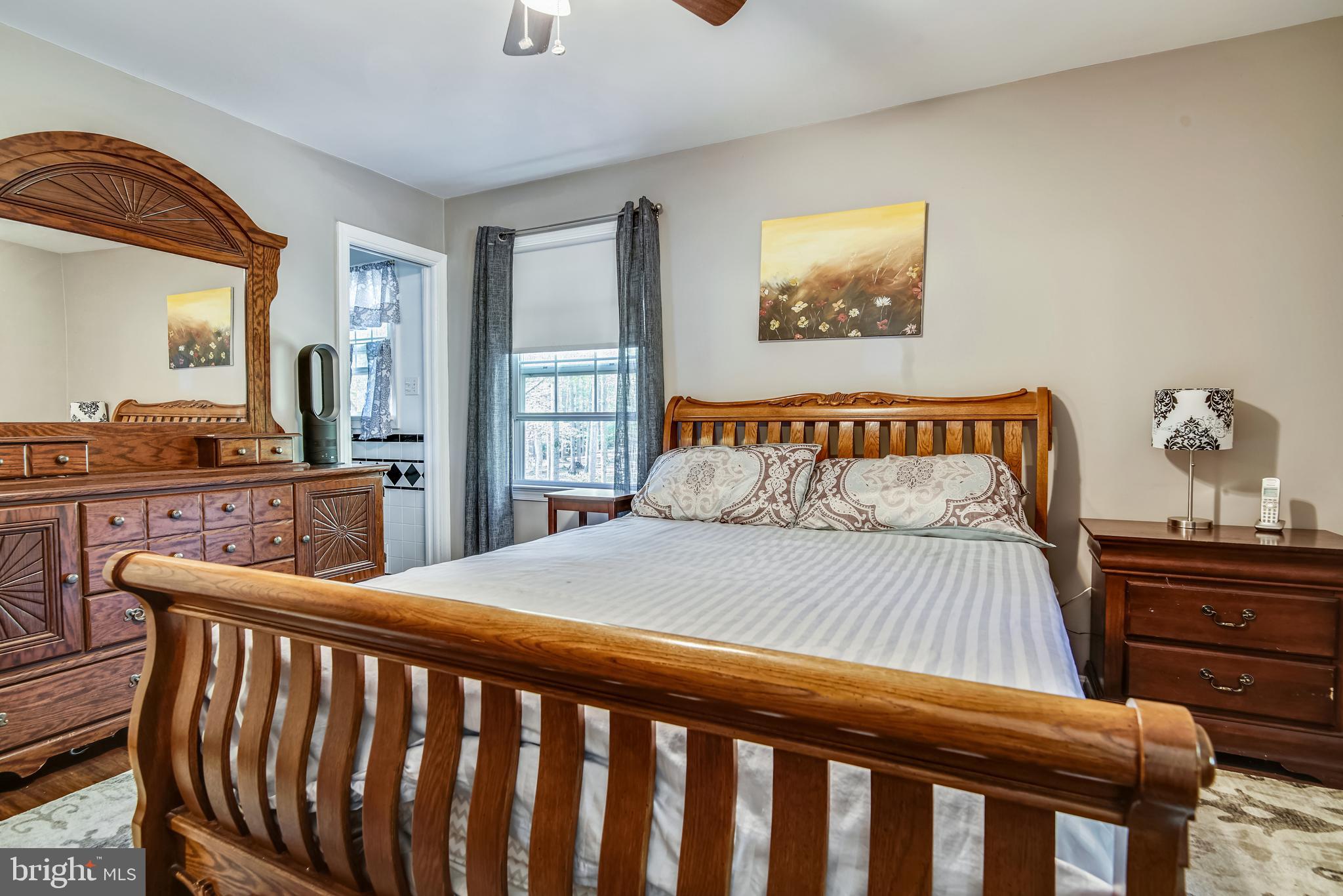 COUNTRY LAKES - Residential