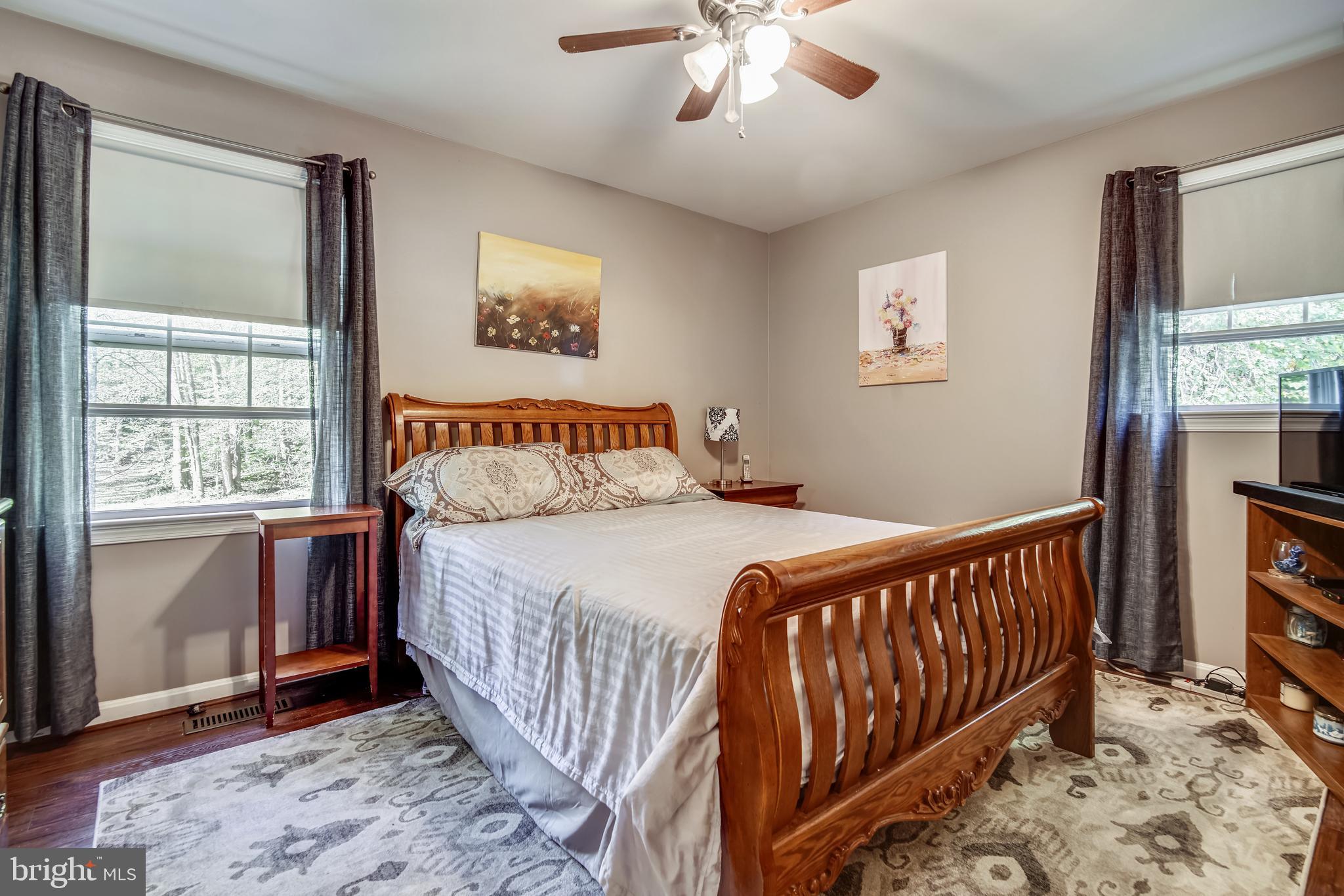 COUNTRY LAKES - Residential