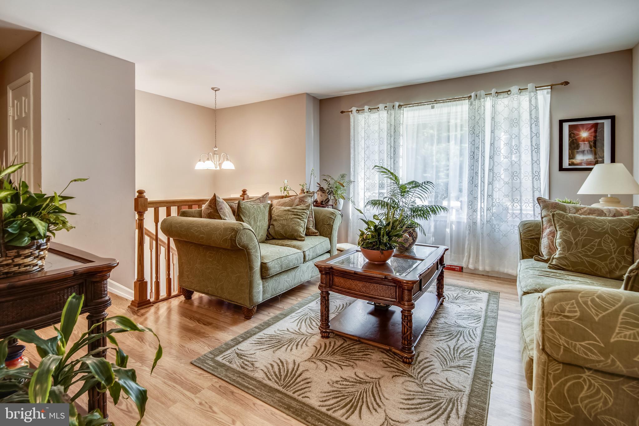 COUNTRY LAKES - Residential