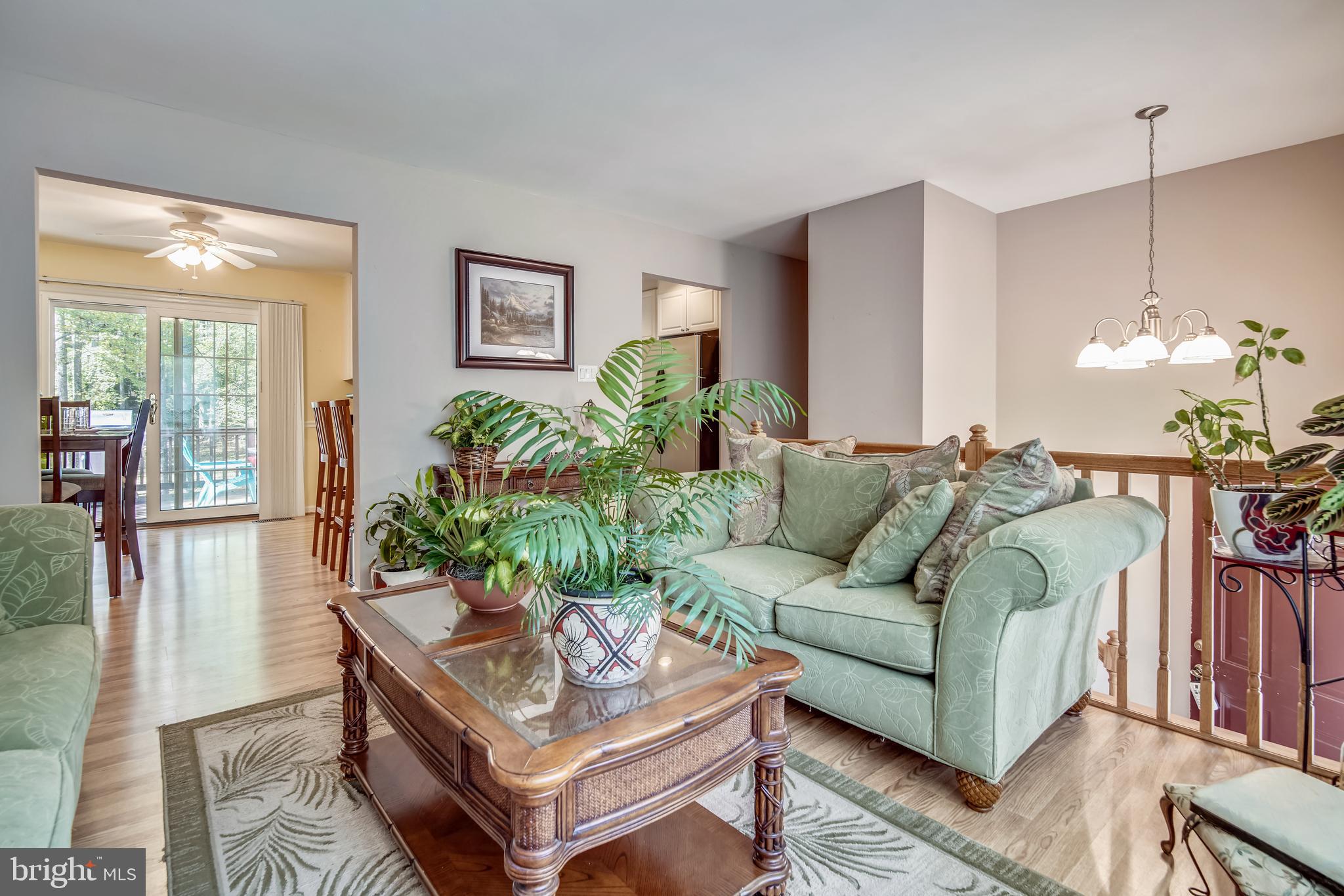 COUNTRY LAKES - Residential