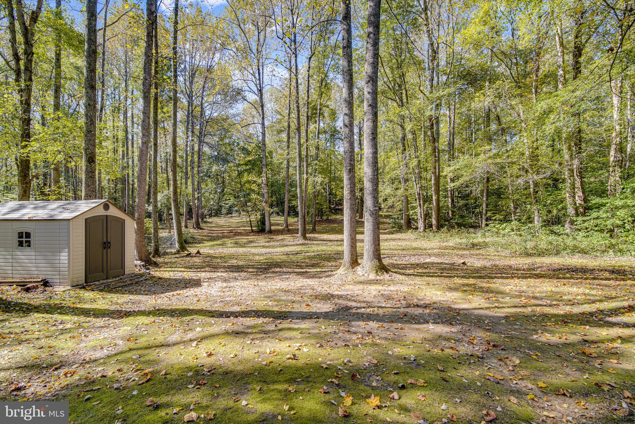 COUNTRY LAKES - Residential