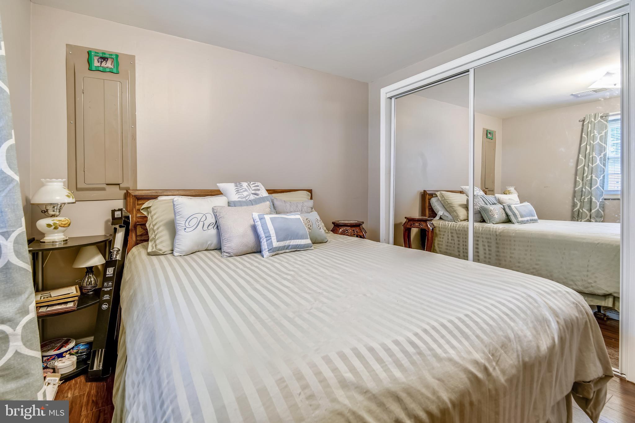 COUNTRY LAKES - Residential