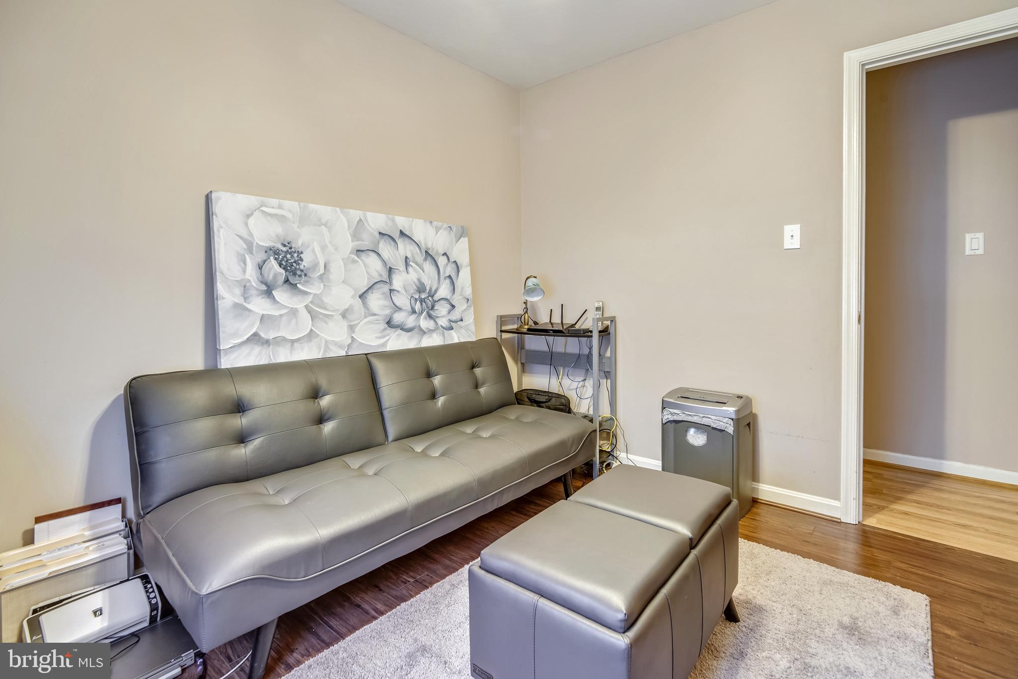 COUNTRY LAKES - Residential