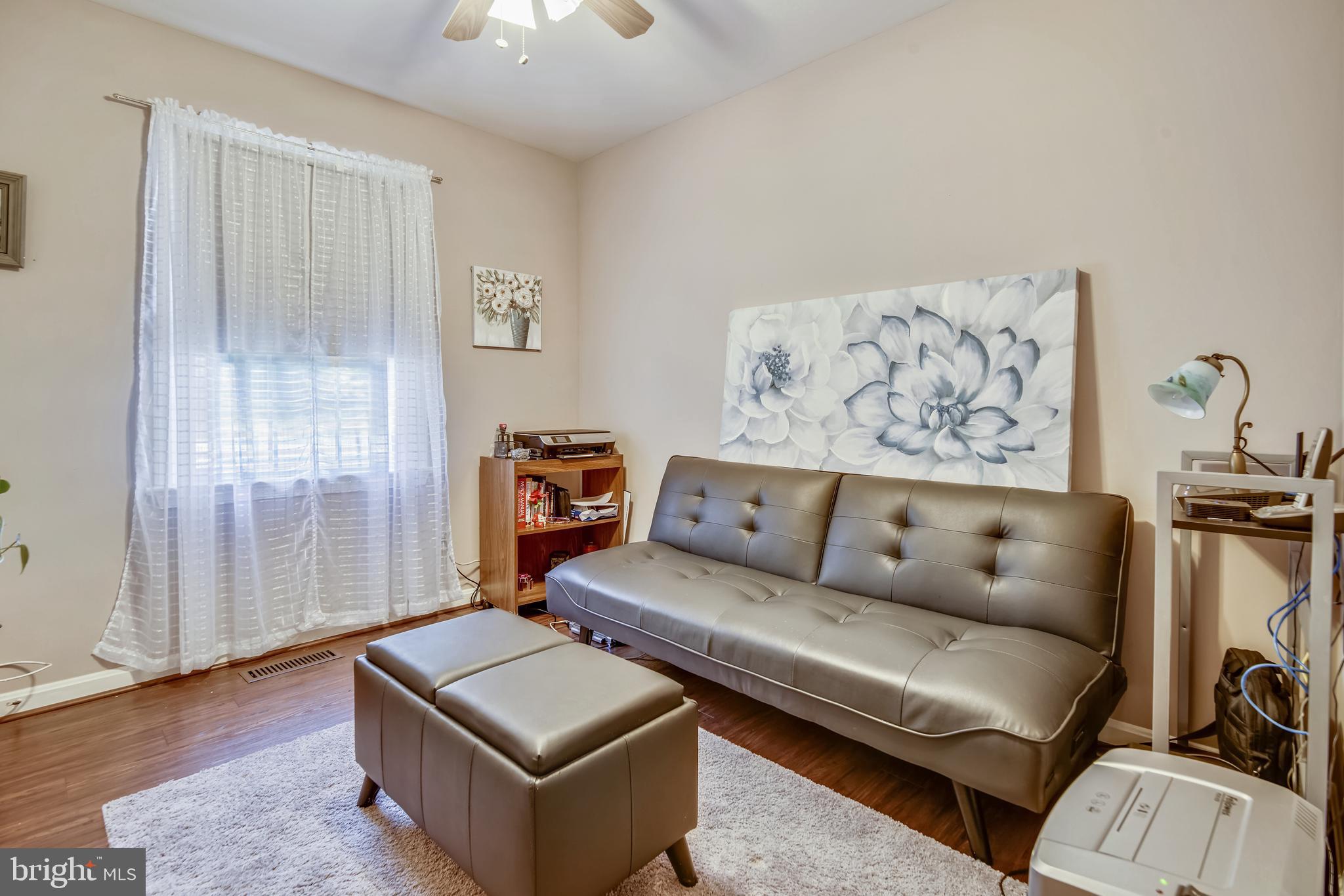 COUNTRY LAKES - Residential