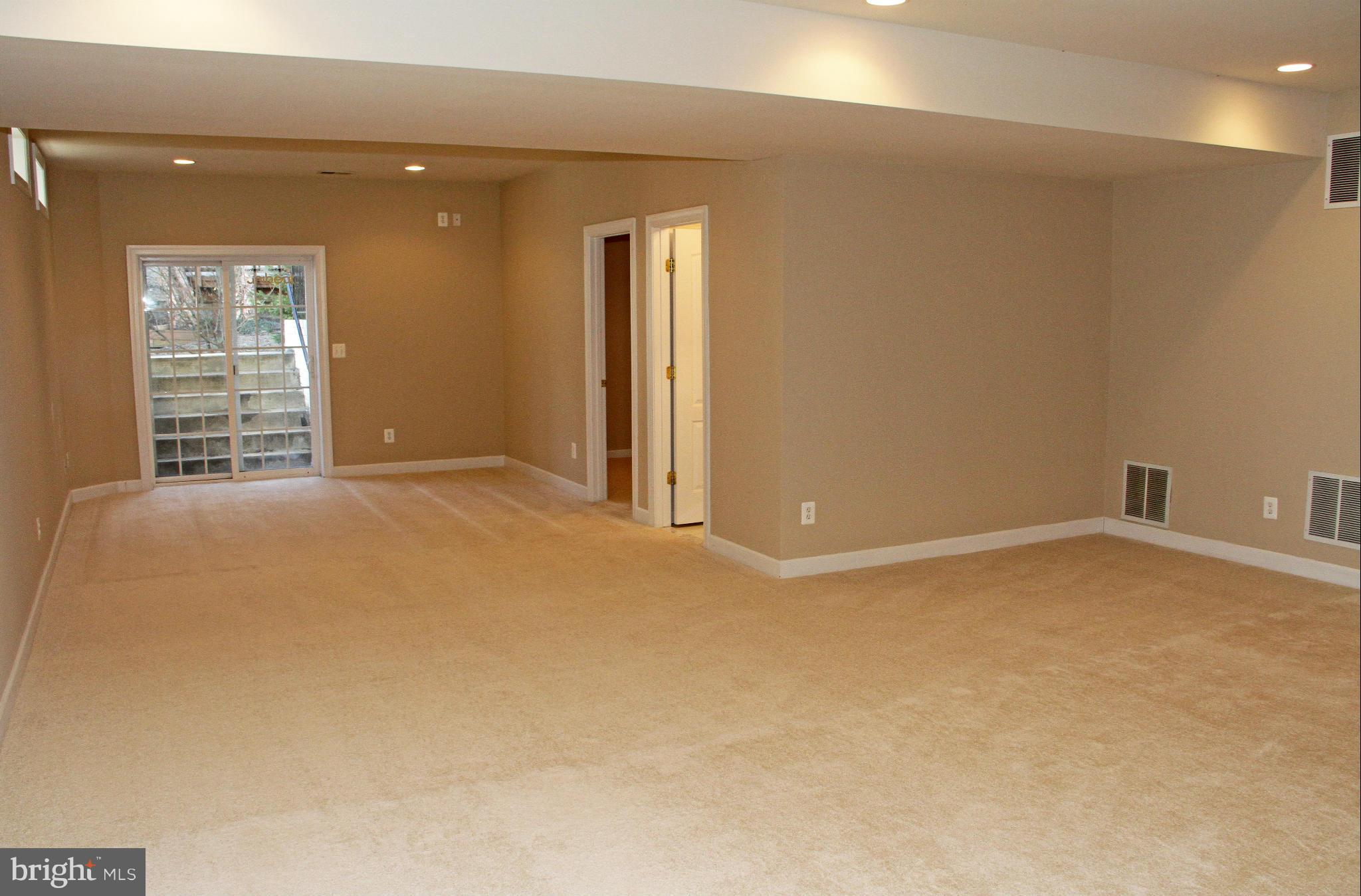 CLOISTERS OF FAIRFAX - Residential Lease