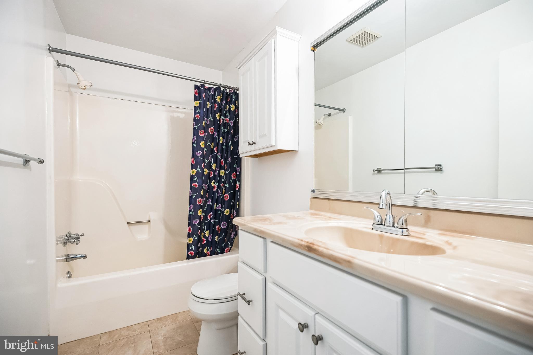 WOODLYN CROSSING - Residential