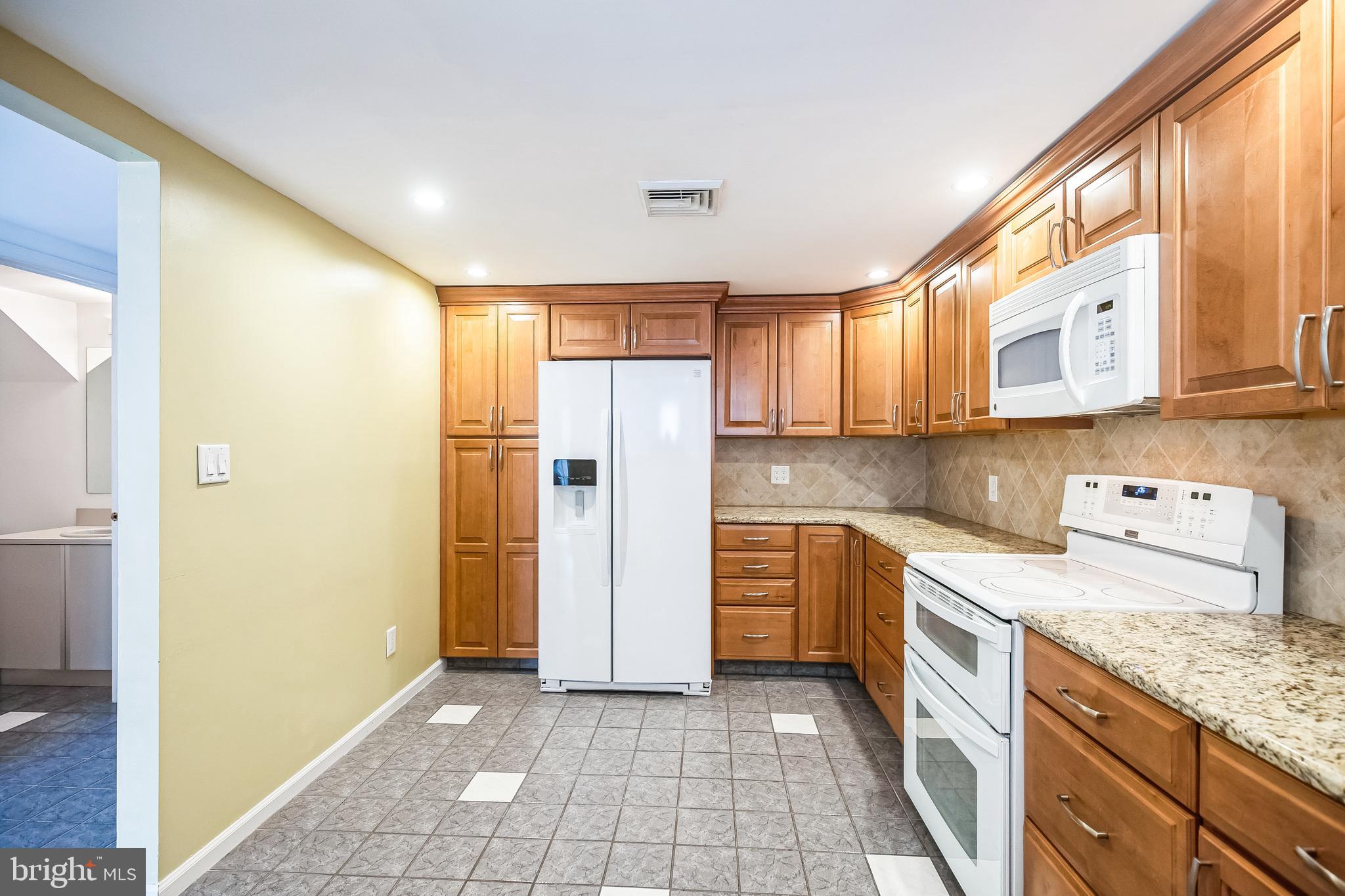 WOODLYN CROSSING - Residential