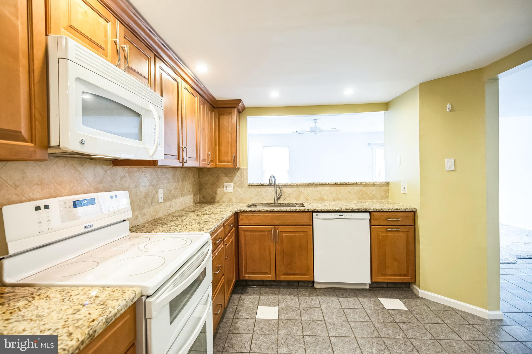 WOODLYN CROSSING - Residential