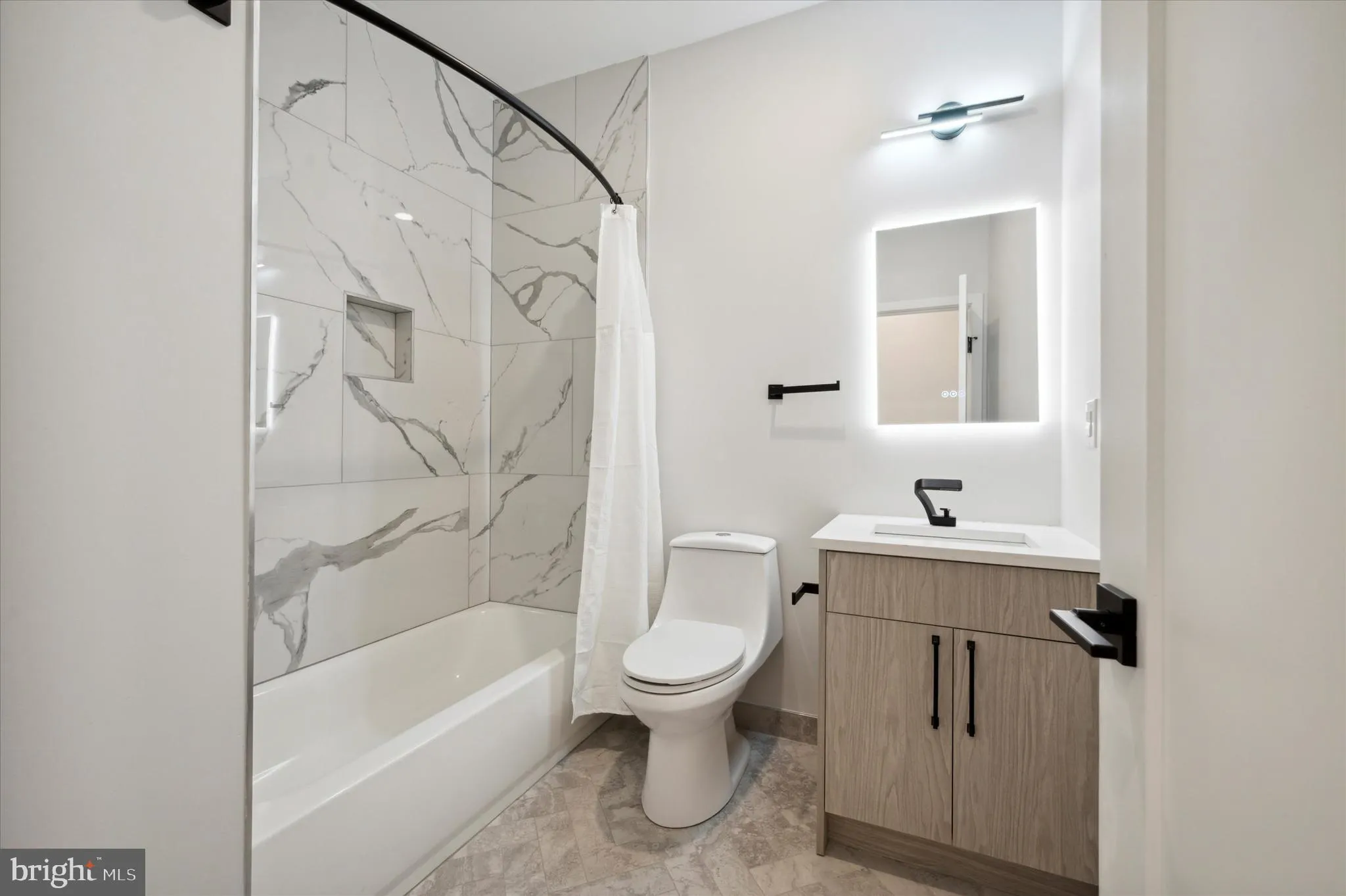 Philadelphia, Pennsylvania 19104, United States, 6 Bedrooms Bedrooms, ,Residential,Active,98656