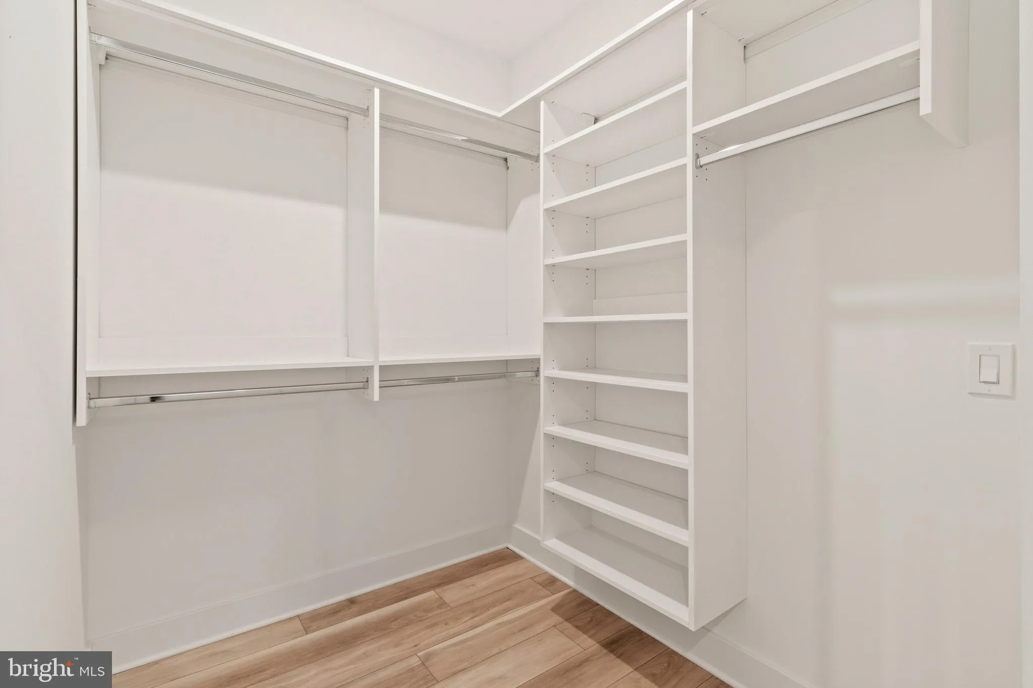 Philadelphia, Pennsylvania 19104, United States, 6 Bedrooms Bedrooms, ,Residential,Active,98656