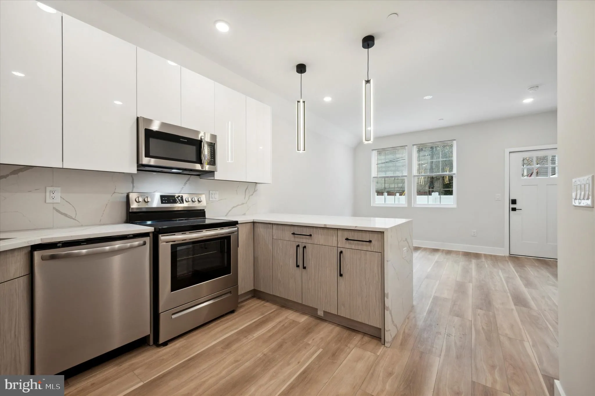 Philadelphia, Pennsylvania 19104, United States, 6 Bedrooms Bedrooms, ,Residential,Active,98656