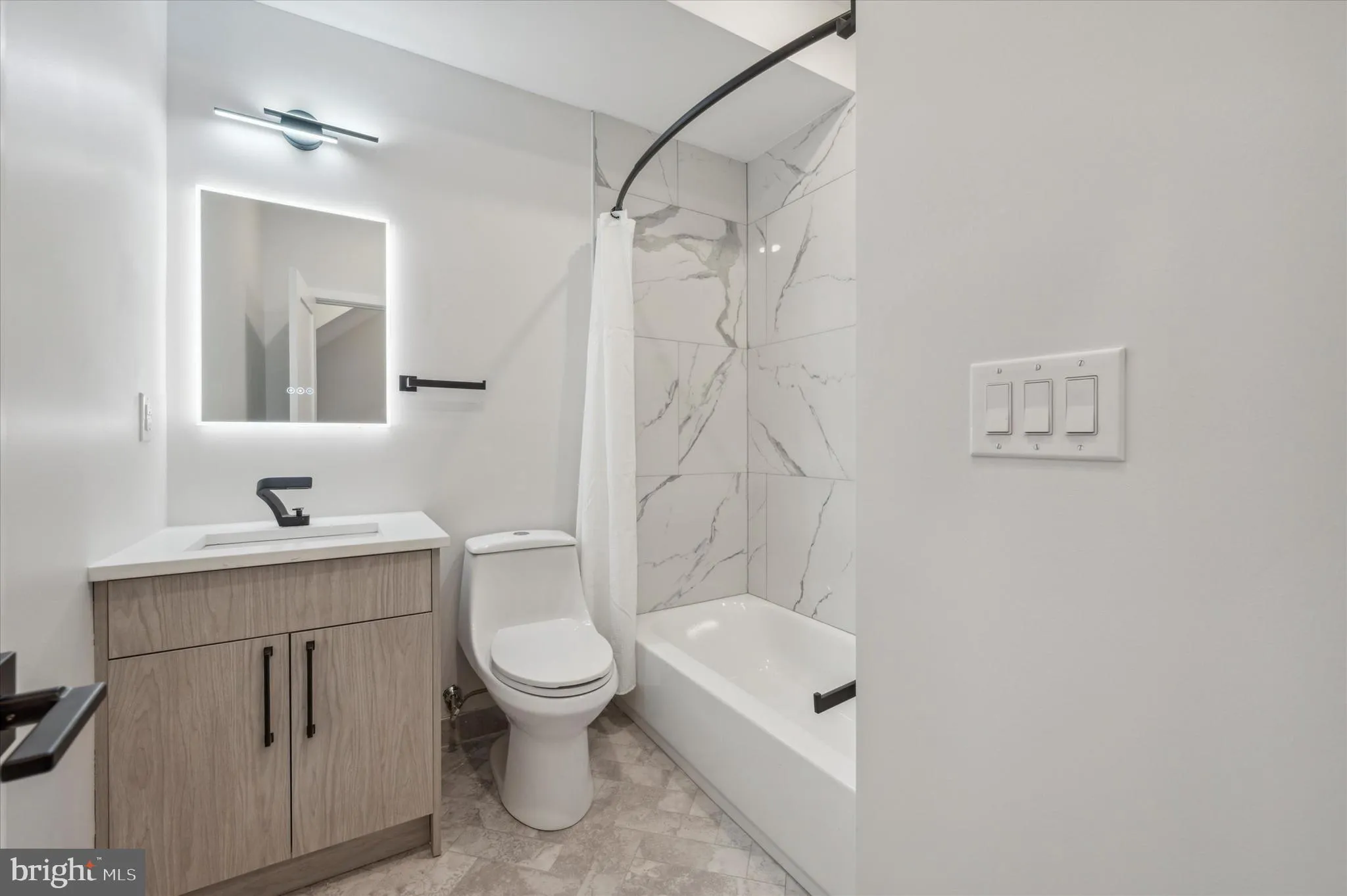Philadelphia, Pennsylvania 19104, United States, 6 Bedrooms Bedrooms, ,Residential,Active,98656