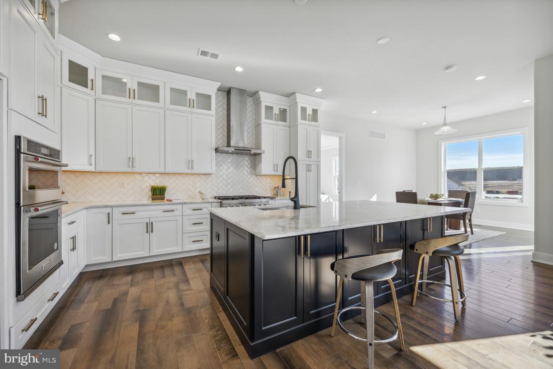 REGENCY AT WATERSIDE - Residential