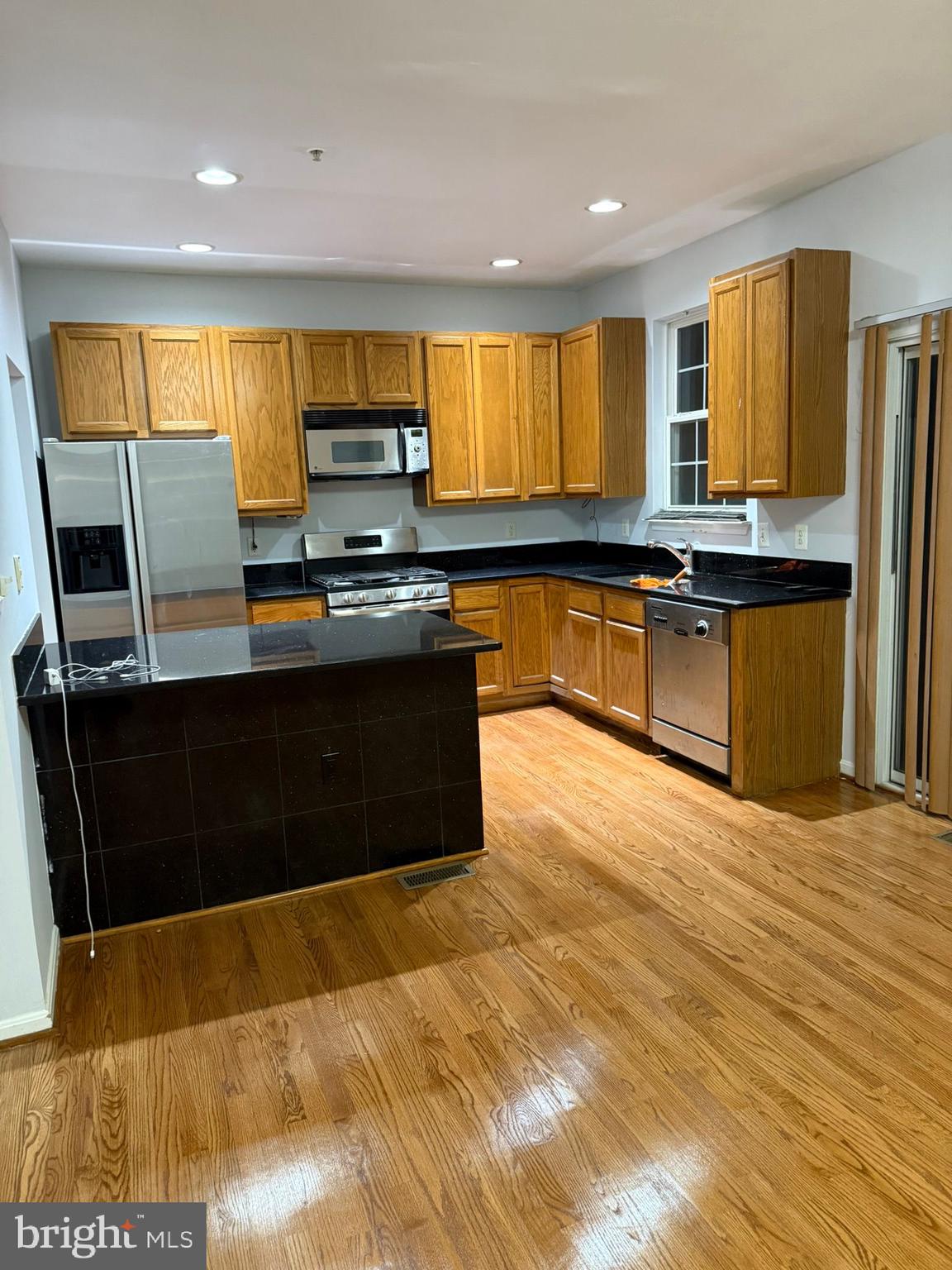 PERRYWOOD - Residential Lease