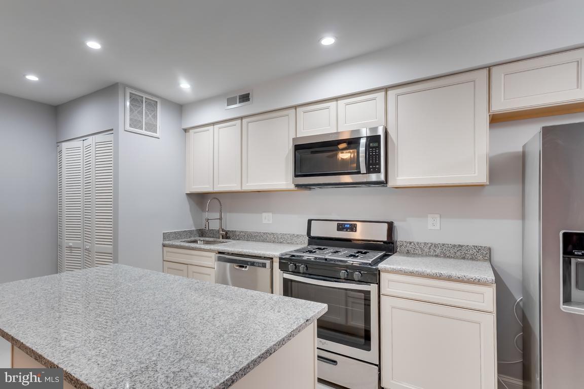 537 NEWCOMB STREET SE