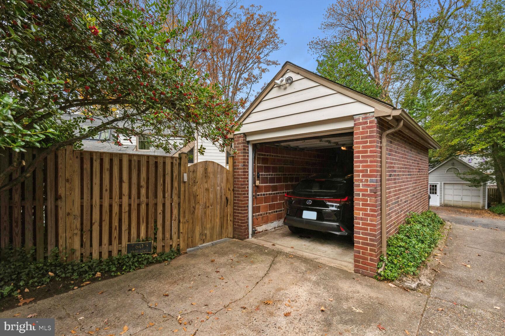 CHEVY CHASE PARK - Residential