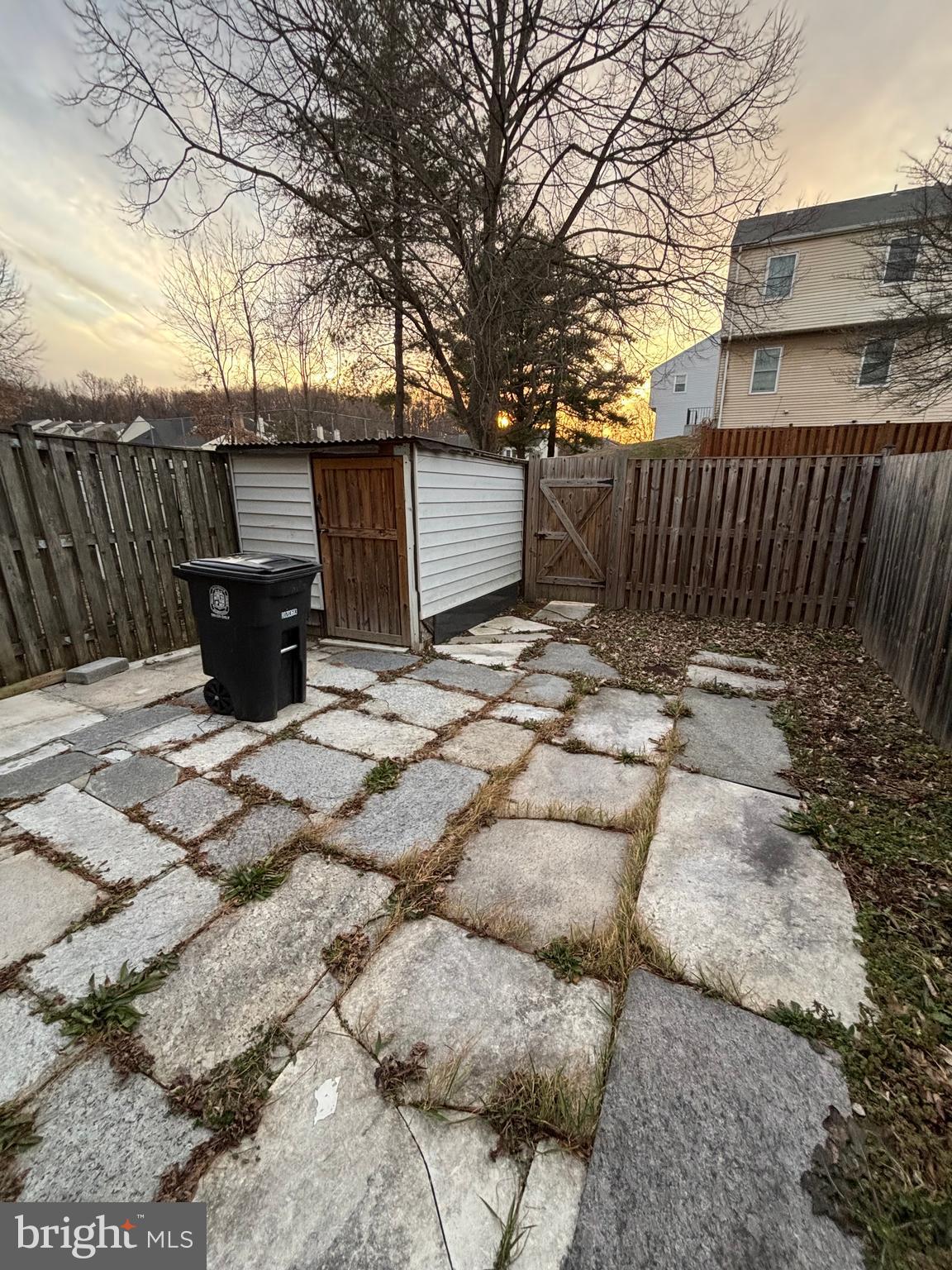 HILLCREST TOWNE - Residential