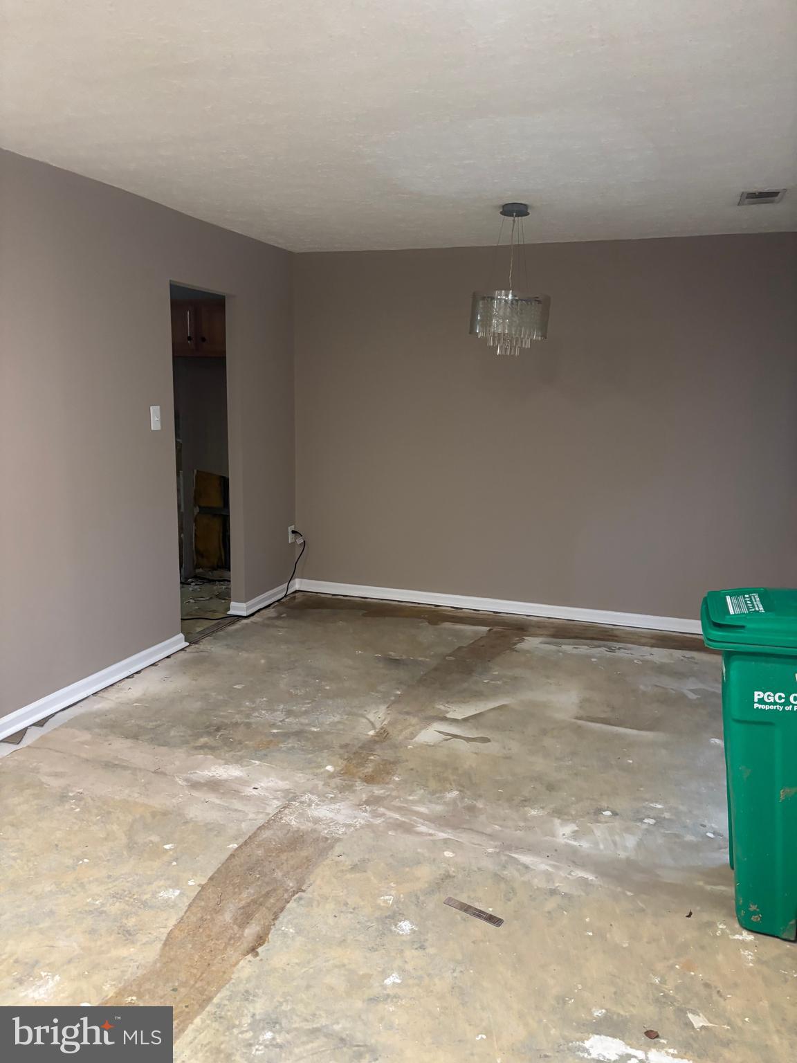 HILLCREST TOWNE - Residential