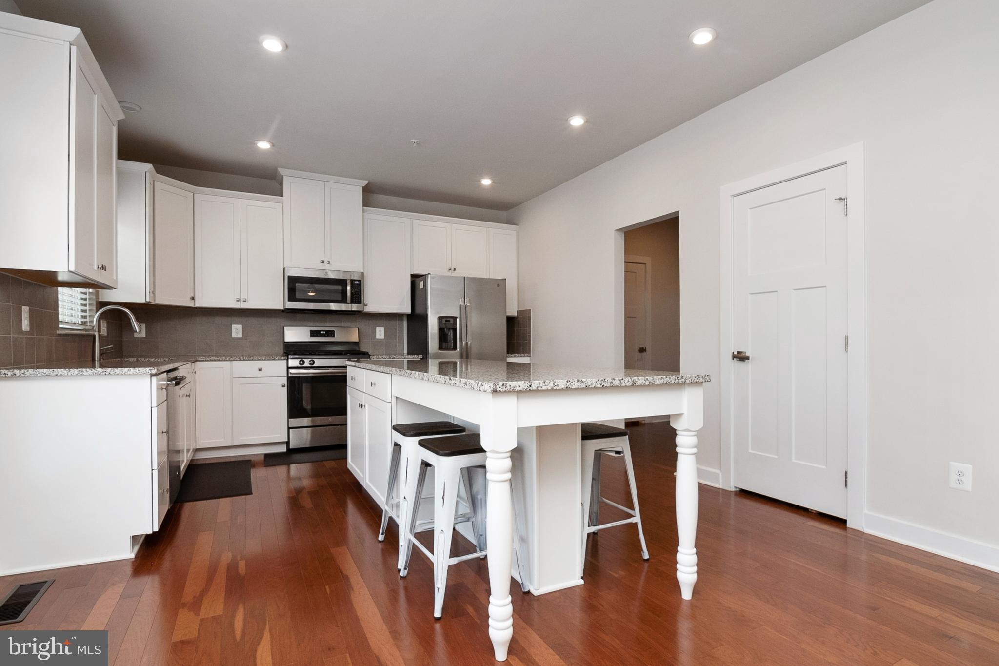 POTOMAC SHORES - Residential