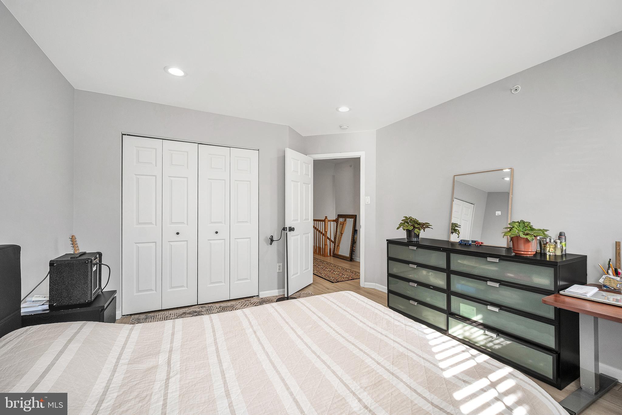 COUNTRY CLUB - Residential