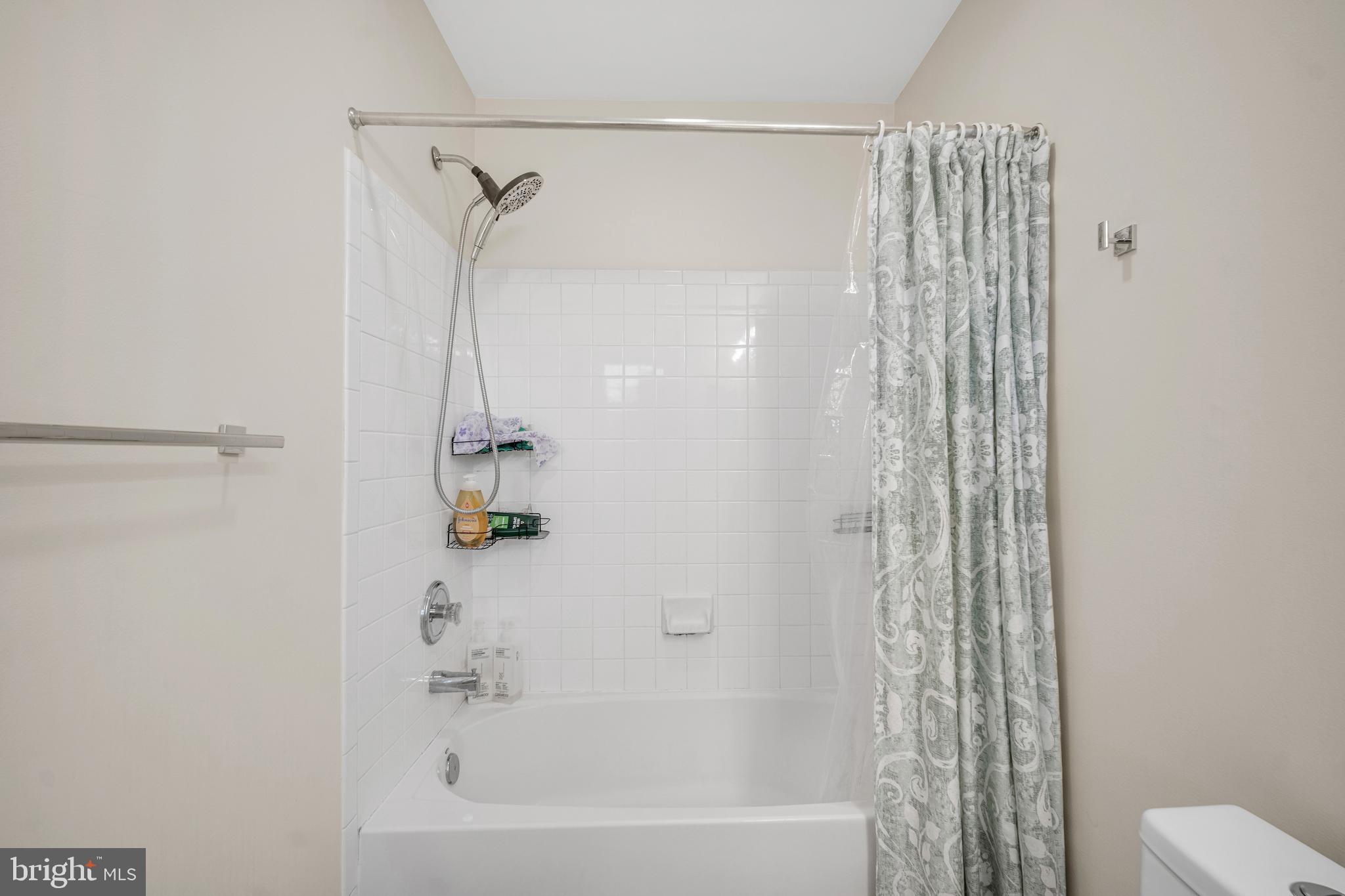 COUNTRY CLUB - Residential