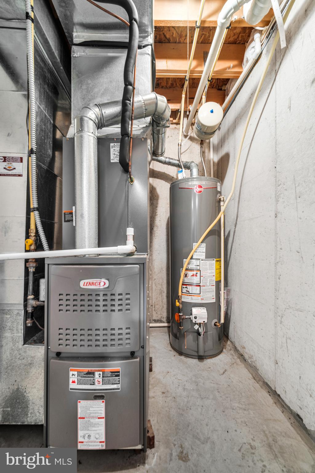 COUNTRY CLUB - Residential