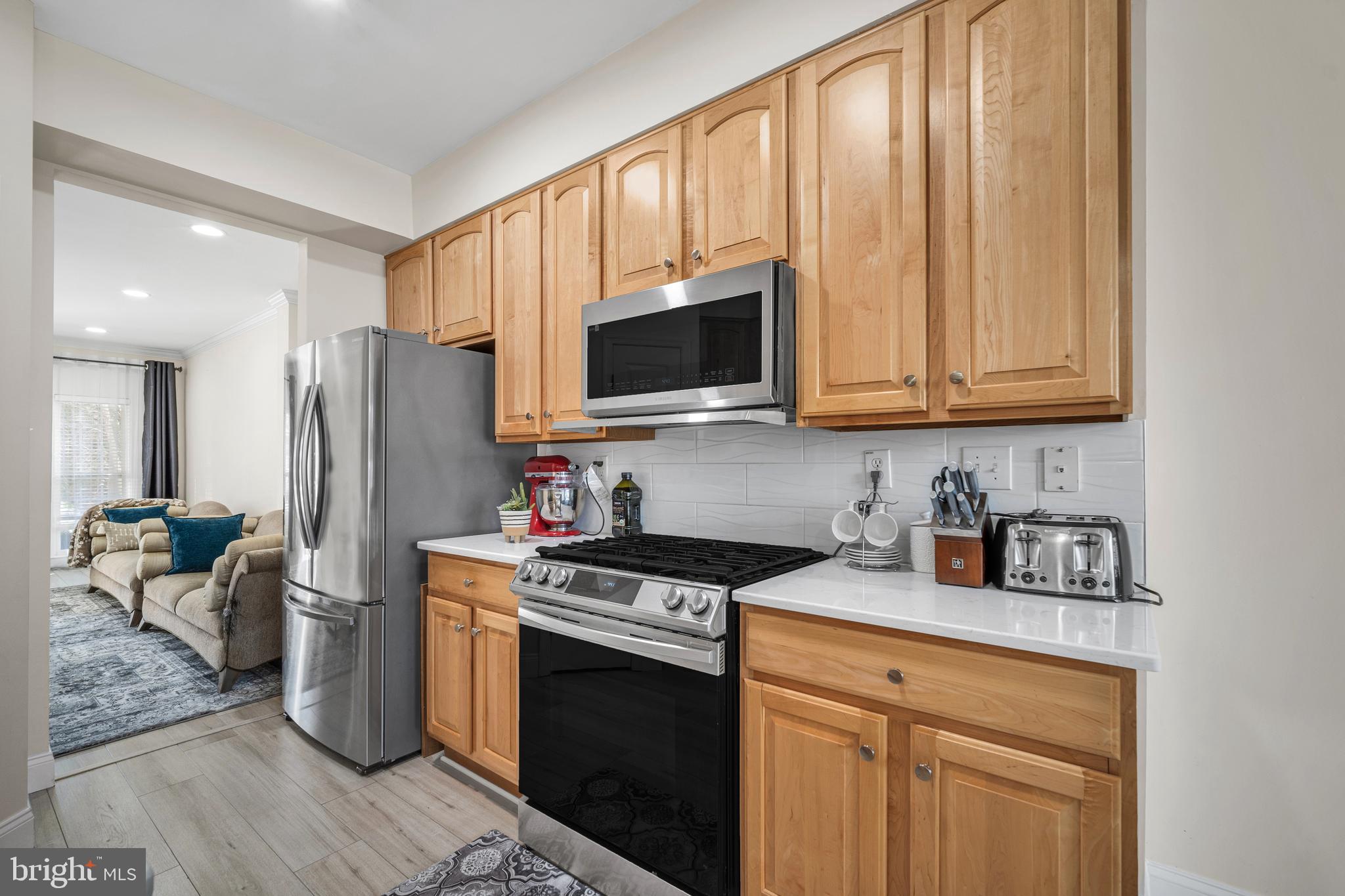 COUNTRY CLUB - Residential