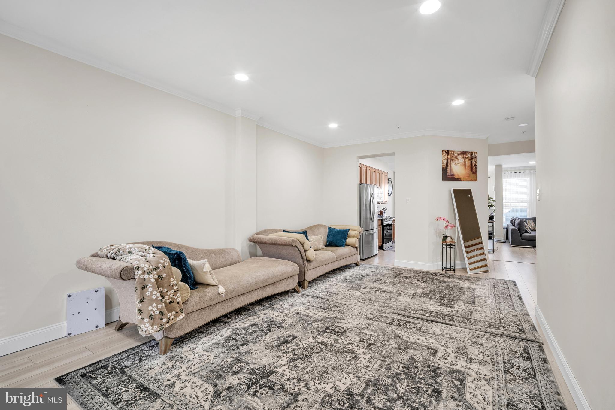 COUNTRY CLUB - Residential