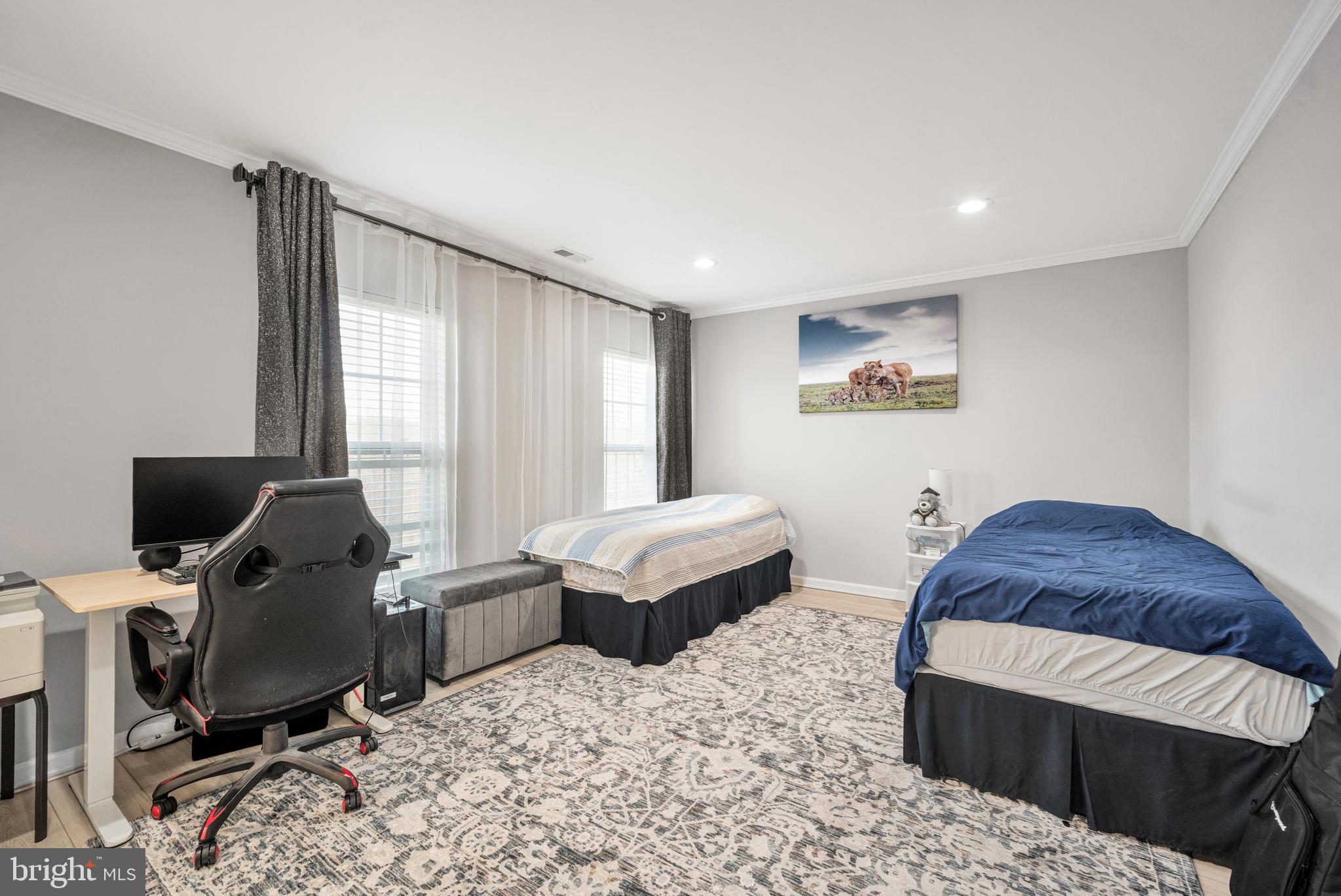 COUNTRY CLUB - Residential