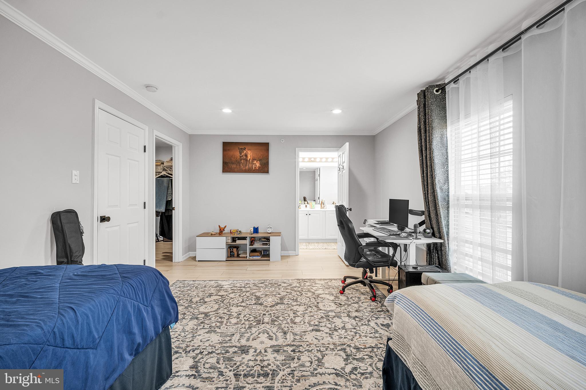 COUNTRY CLUB - Residential