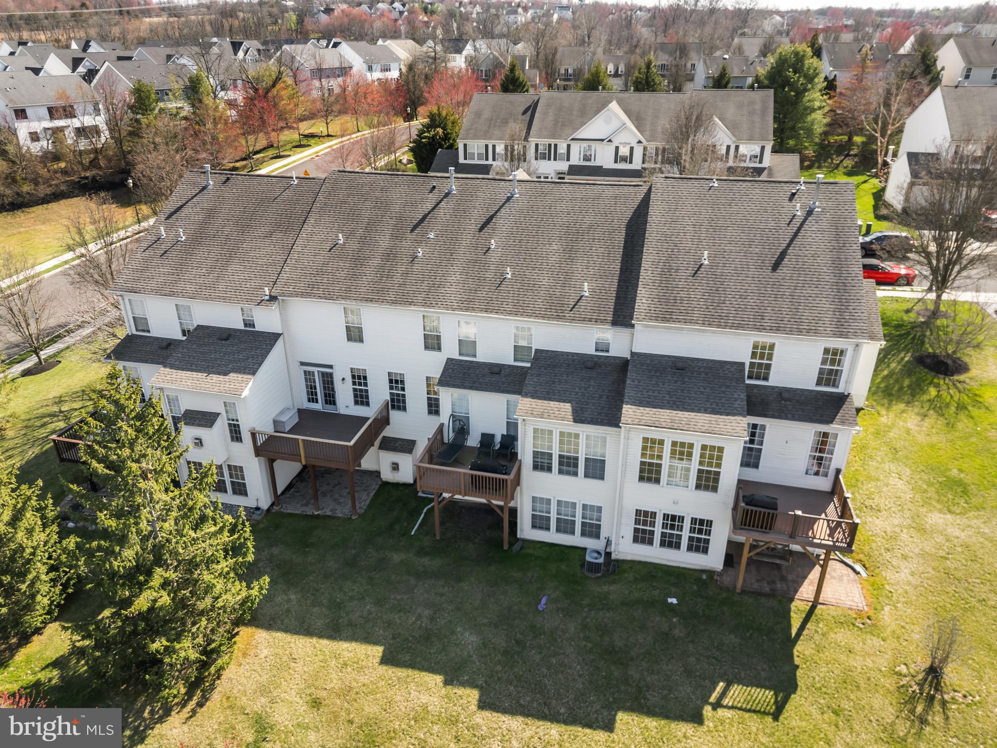 COUNTRY CLUB - Residential