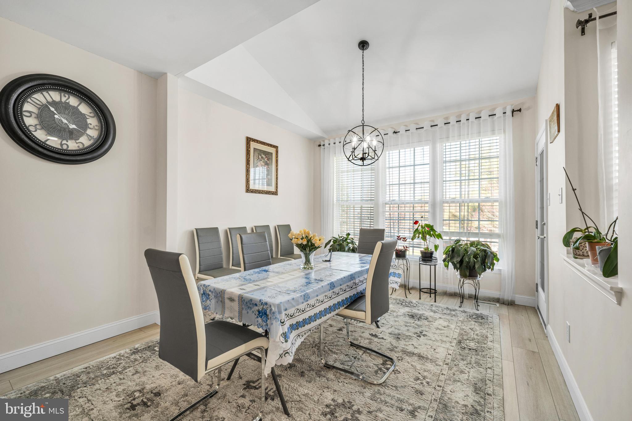 COUNTRY CLUB - Residential