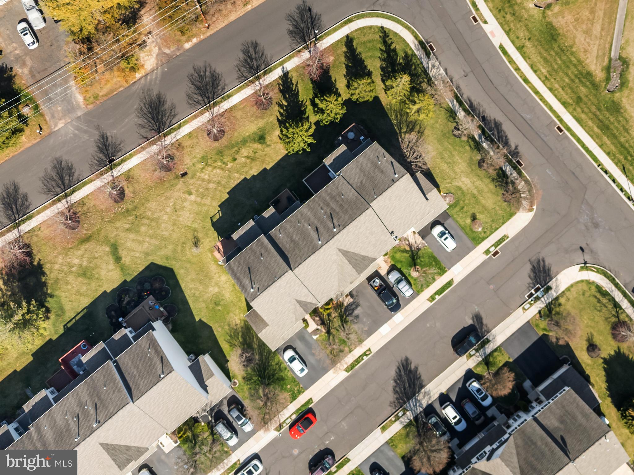 COUNTRY CLUB - Residential