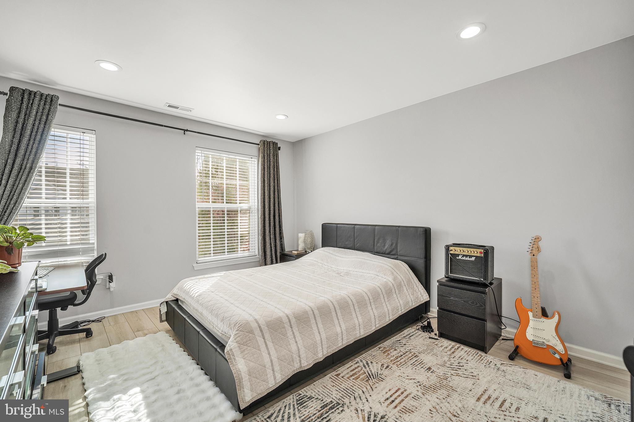 COUNTRY CLUB - Residential