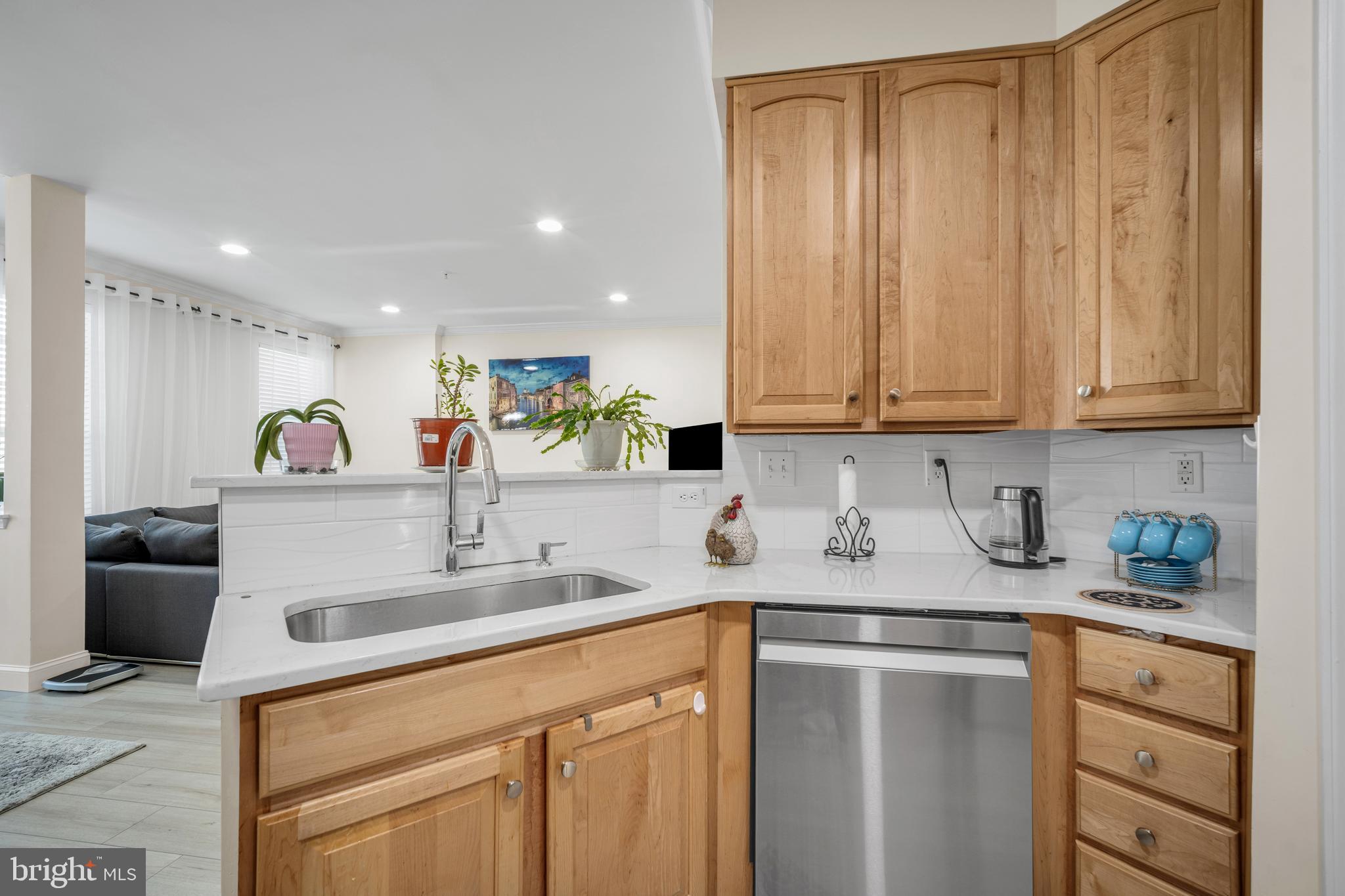 COUNTRY CLUB - Residential