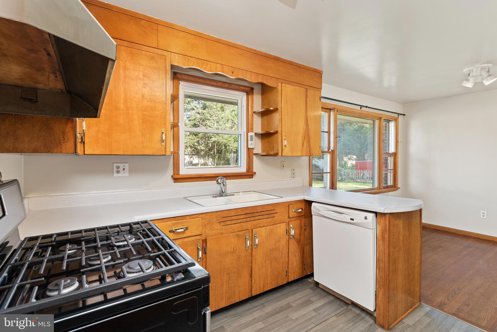 HERWIN VILLAGE - Residential
