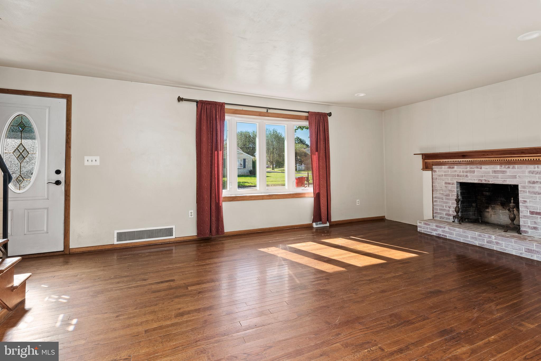 HERWIN VILLAGE - Residential
