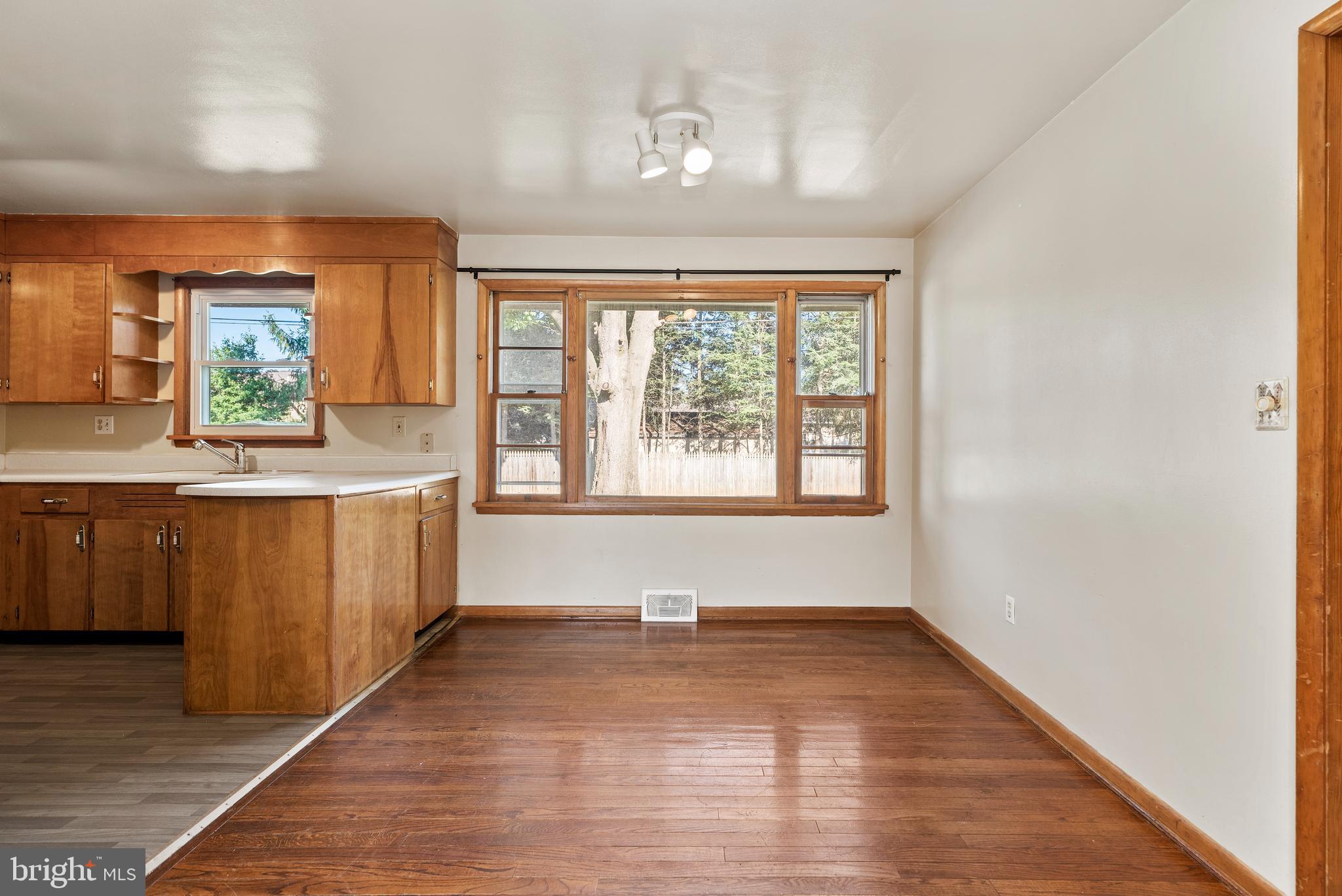 HERWIN VILLAGE - Residential