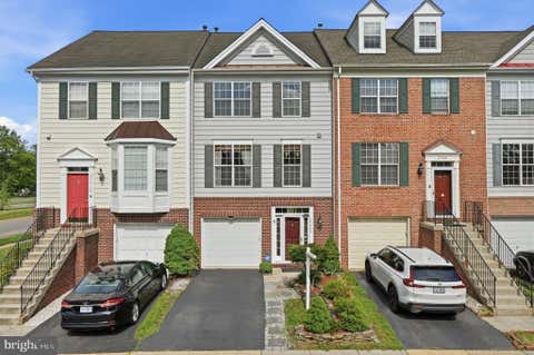 Townhouse For Sale - 25402 Upper Clubhouse Drive<br/> CHANTILLY, VA 20152