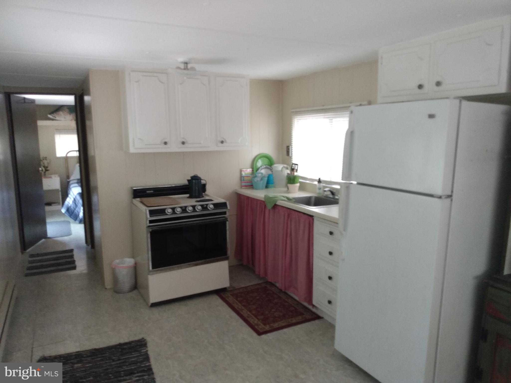 BRIARY BOTTOM - Land