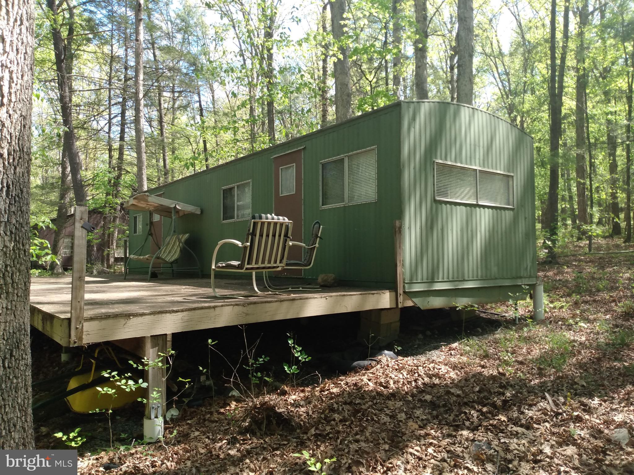 BRIARY BOTTOM - Land