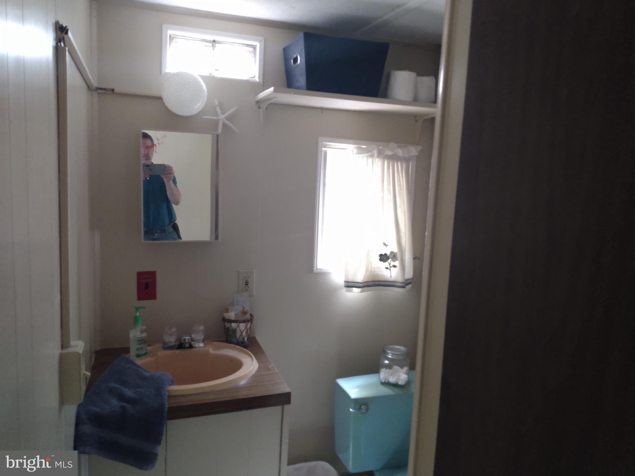 BRIARY BOTTOM - Land