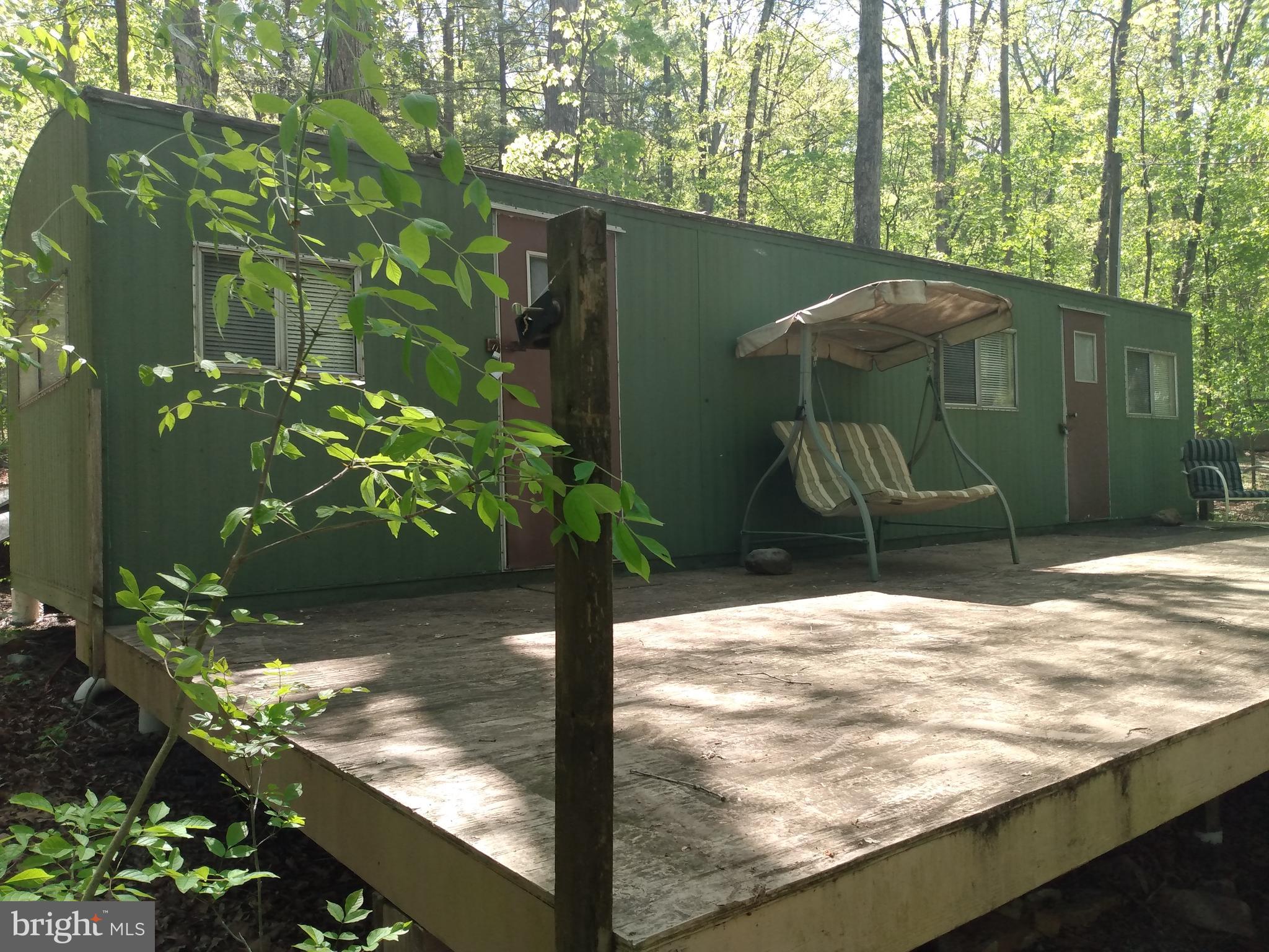 BRIARY BOTTOM - Land