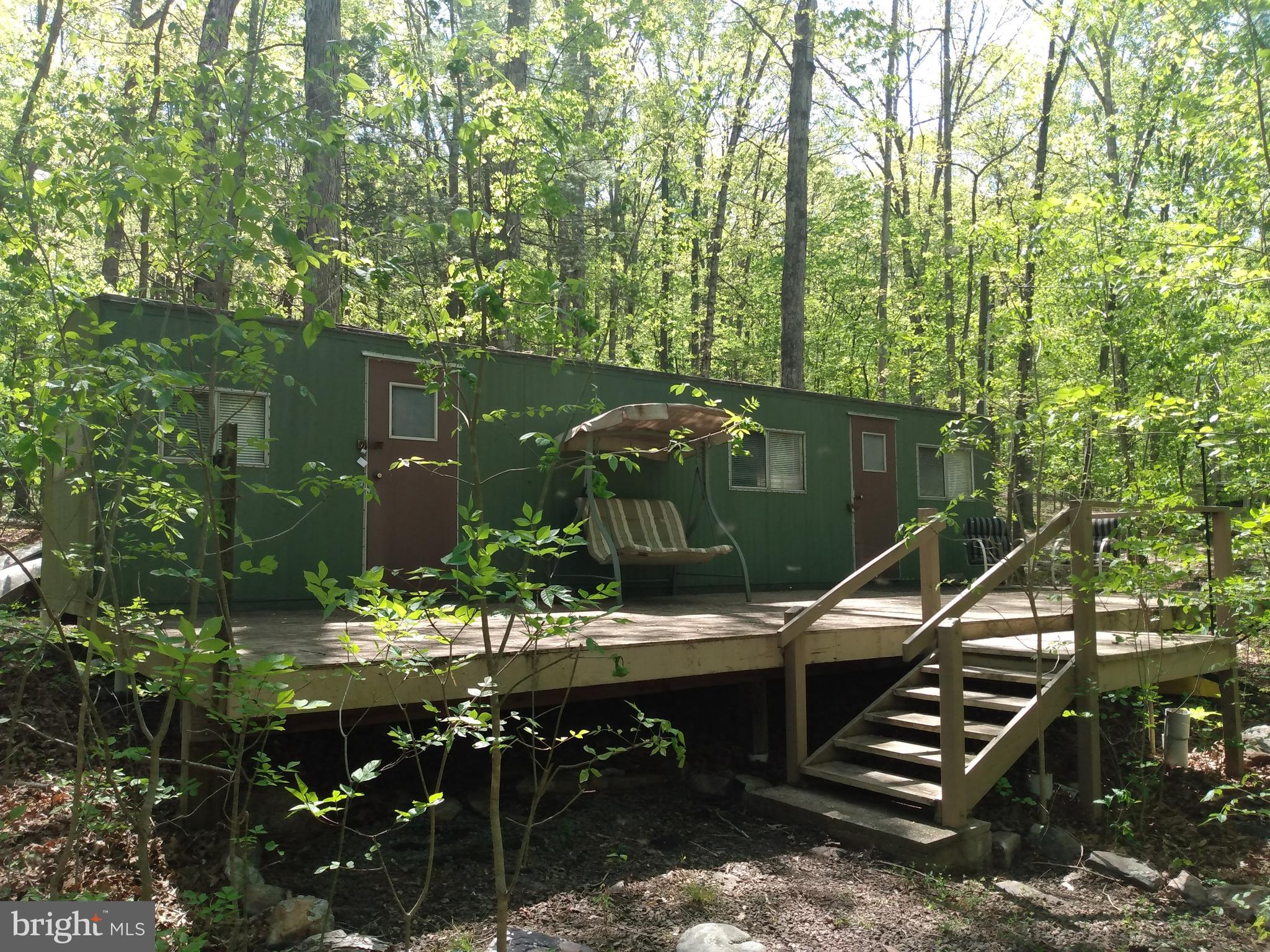 BRIARY BOTTOM - Land